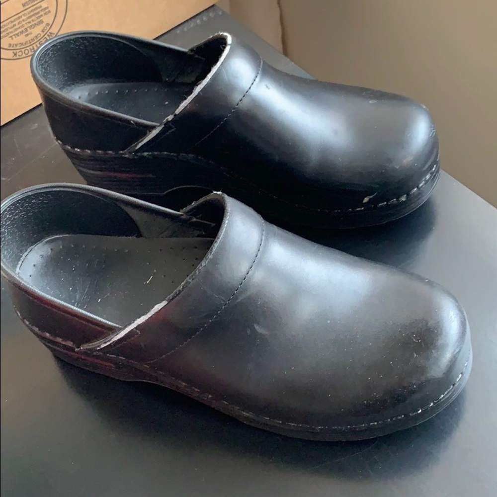 Dansko black sz 9